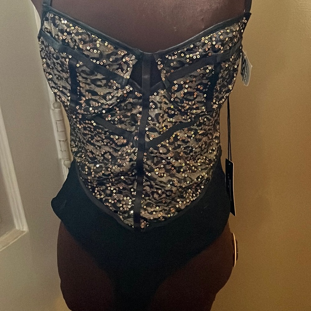 Beautiful body suit cheetah print with sequins